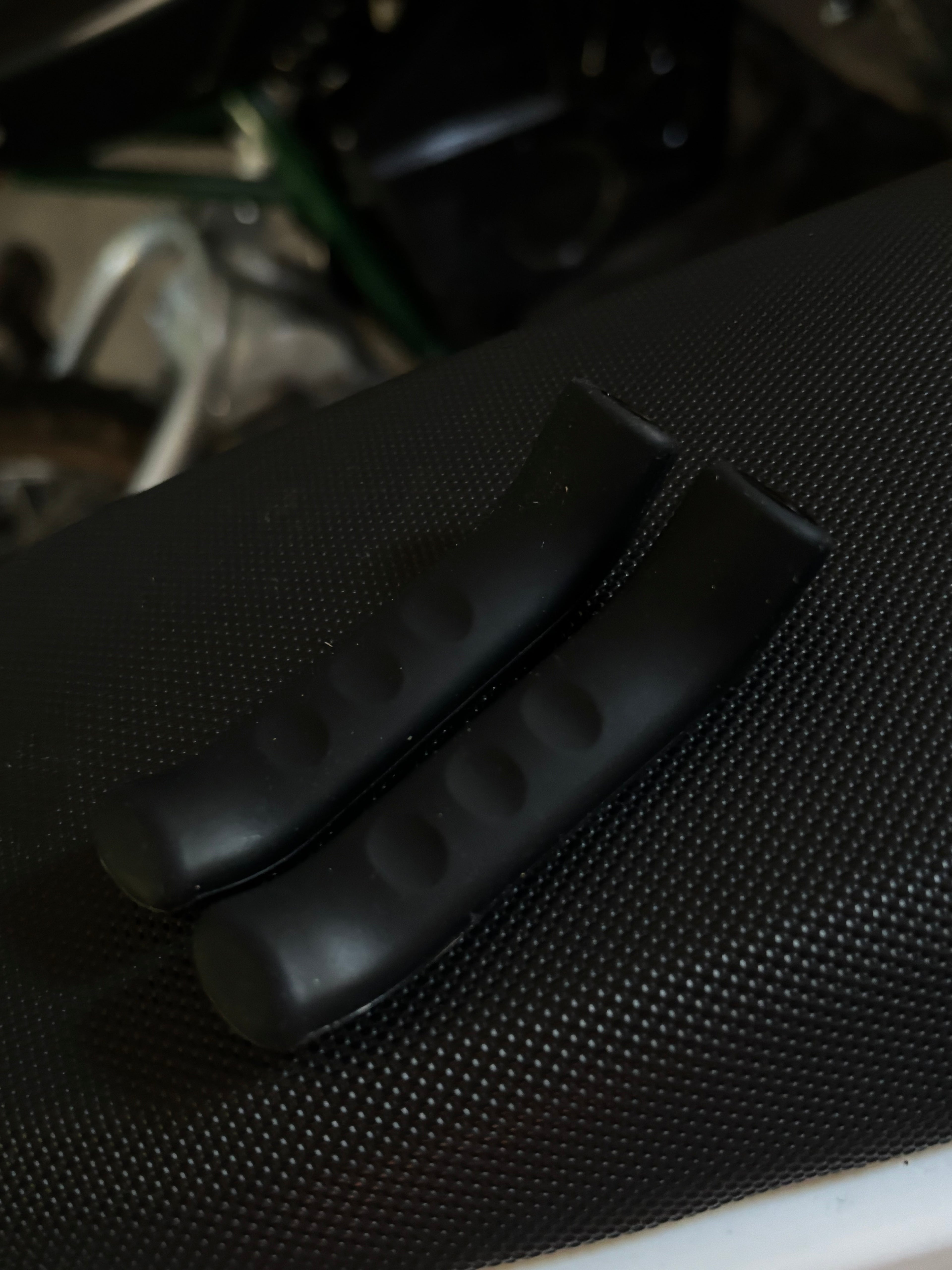 Lever grips